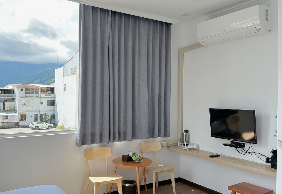 Oasis Hotel Hotel Overview