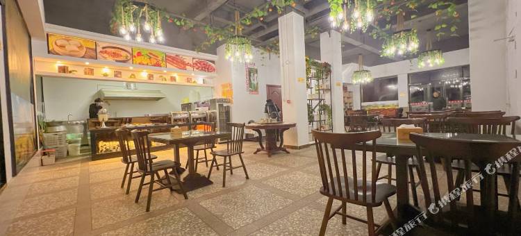 罗平林硕假日酒店图片