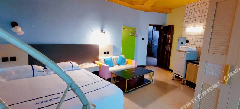 瑞丽尚域主题酒店图片