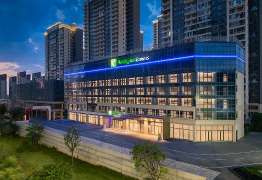 昆明经开区智选假日酒店外景图