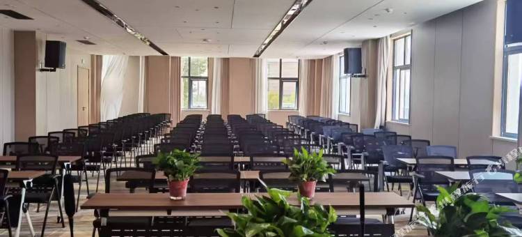 五耐集团商务酒店(巩义巩城大道明德眼科医院店)图片