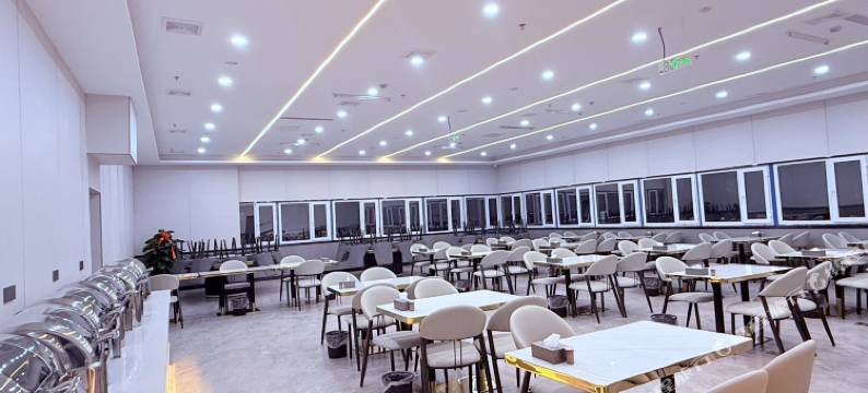 鑫天河大酒店(焉耆体育馆店)图片