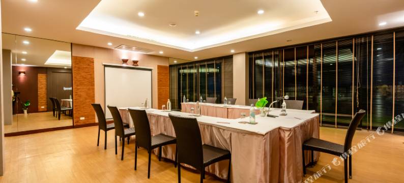 七岩海滩塔拉曼特拉度假酒店(Tara Mantra Cha-Am Resort)图片