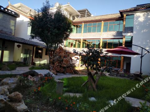 陆良潘家大院    分(暂无点评) 136起距离564米立即预订