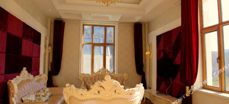 漠河蓝孔雀酒店(北极村店)图片