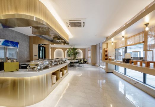 ELong Xicheng International Hotel(Haiya Colorful City Tongle South Subway Station Store) Hotel Overview