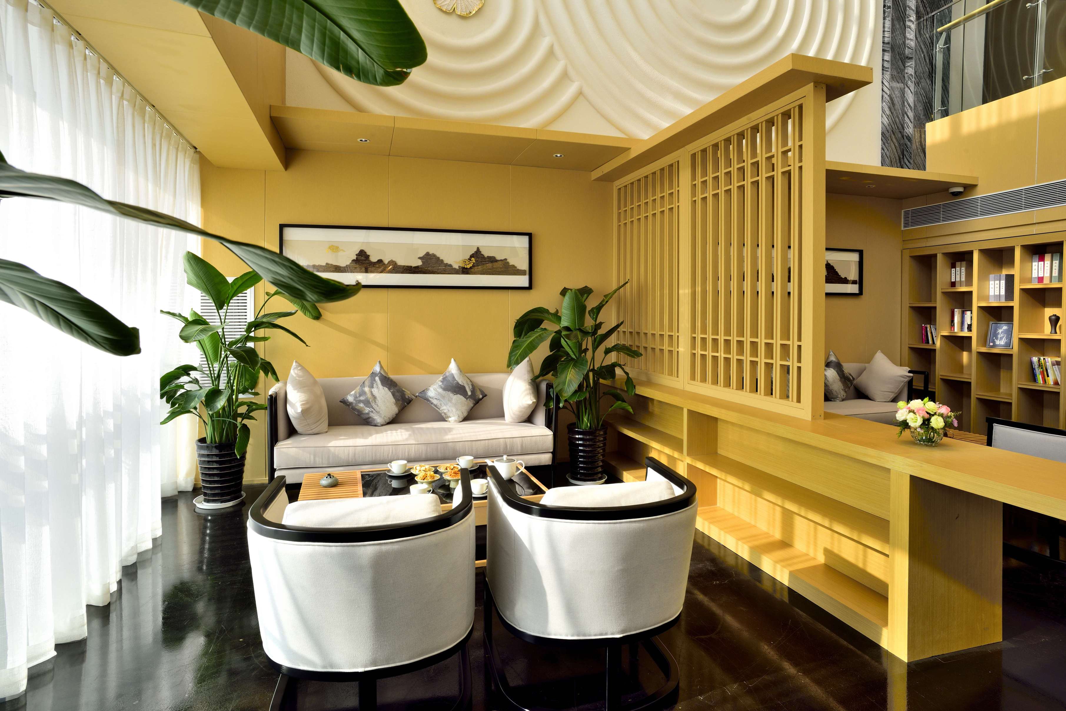 Garden International HotelHotel Overview