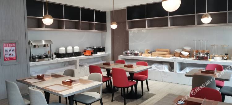 柏曼酒店(廉江大道鑫源国际广场店)图片