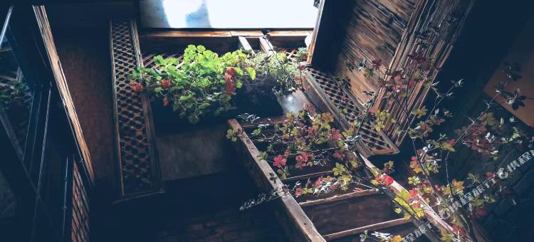 泸沽湖神隐设计师民宿图片