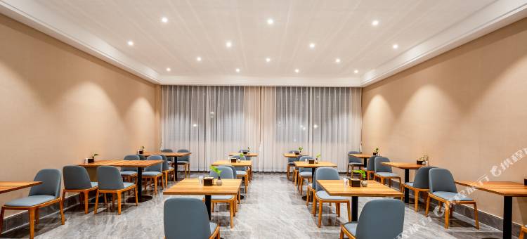 虔美·悦季酒店(赣州信丰水东汽车总站店)图片