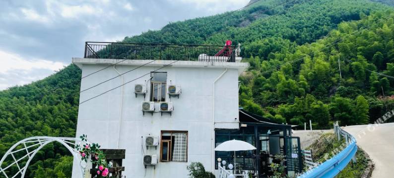 上饶木林深舍图片