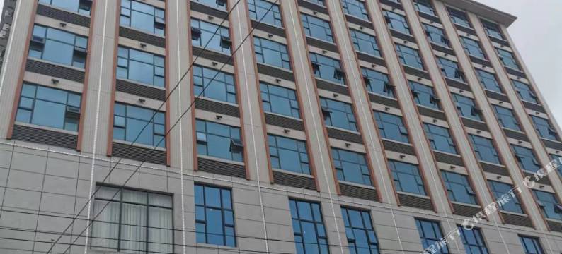 灵山华怡大酒店(武利镇人和广场店)图片