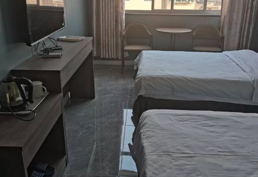 luoninghuayifengshangHotel Overview