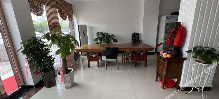 蓝天商务宾馆(汝州实验中学店)图片