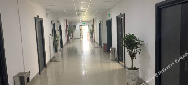 君豪商务宾馆(西南医院店)图片