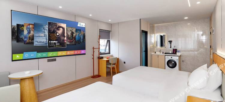 南京蓝湾百家湖影音公寓(南京南站河定桥地铁站店)图片