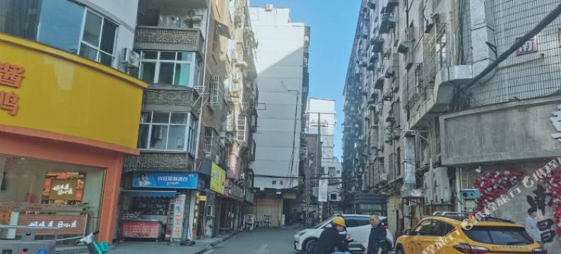 高度青年长租房(八一广场地铁站店)图片