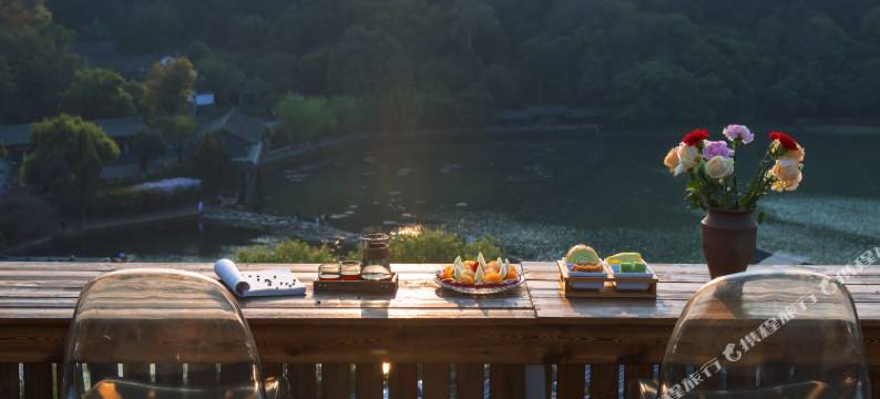 云间温泉湖畔民宿(和顺古镇野鸭湖店)图片