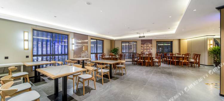 艺龙瑞云酒店(黄山风景区南大门寨西换乘中心店)图片