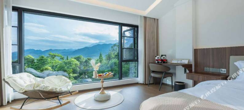 堰上山房·私汤美宿(都江堰景区店)图片