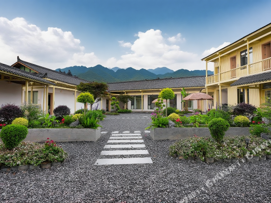 张家界溪畔民宿(天门山索道店)