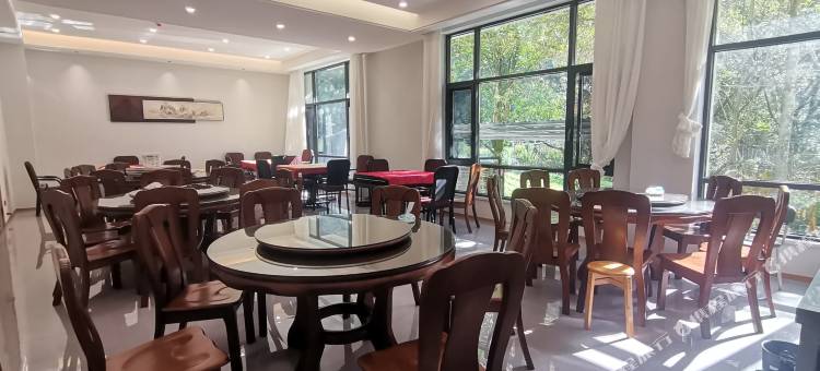 瓦房头·自然教育民宿(卧龙镇中国熊猫大道店)图片