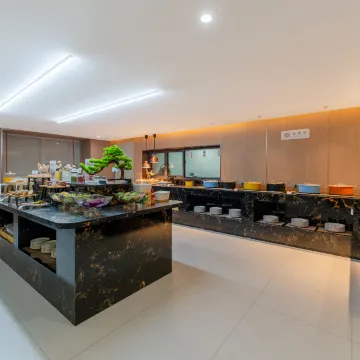 长治万信至格酒店（万达广场长治高铁东站店）