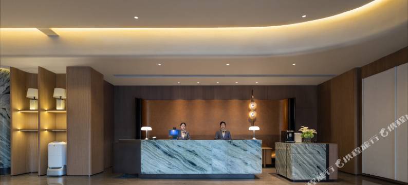 华城铂瑞酒店(襄阳沃尔玛民发广场店)图片