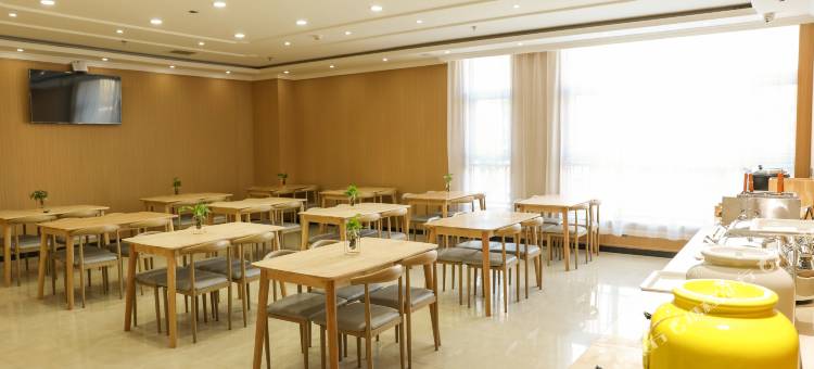 睿柏·云酒店(唐山京唐港海港中学店)图片