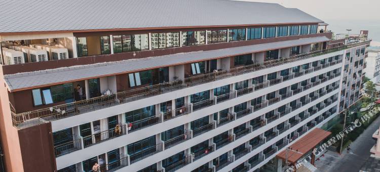 黄金中天海滩酒店(Golden Jomtien Beach Hotel)图片