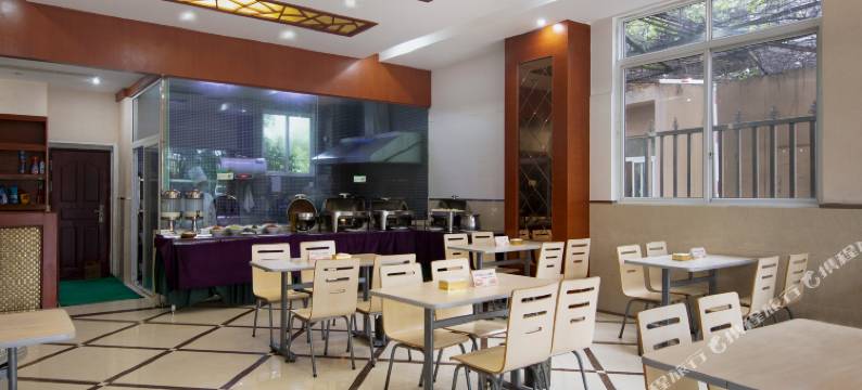 都府大酒店(都江堰景区离堆公园高铁站店)图片