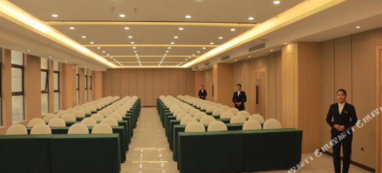 丽景尚雅酒店(巴中容邦万达广场店)图片