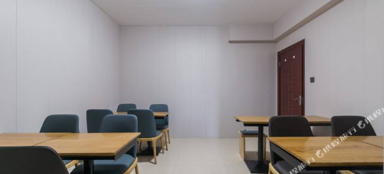 如家睿柏·云酒店(宁德万达广场店)图片