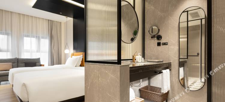 ZMAX满兮酒店(成都万象城万年场地铁站店)图片