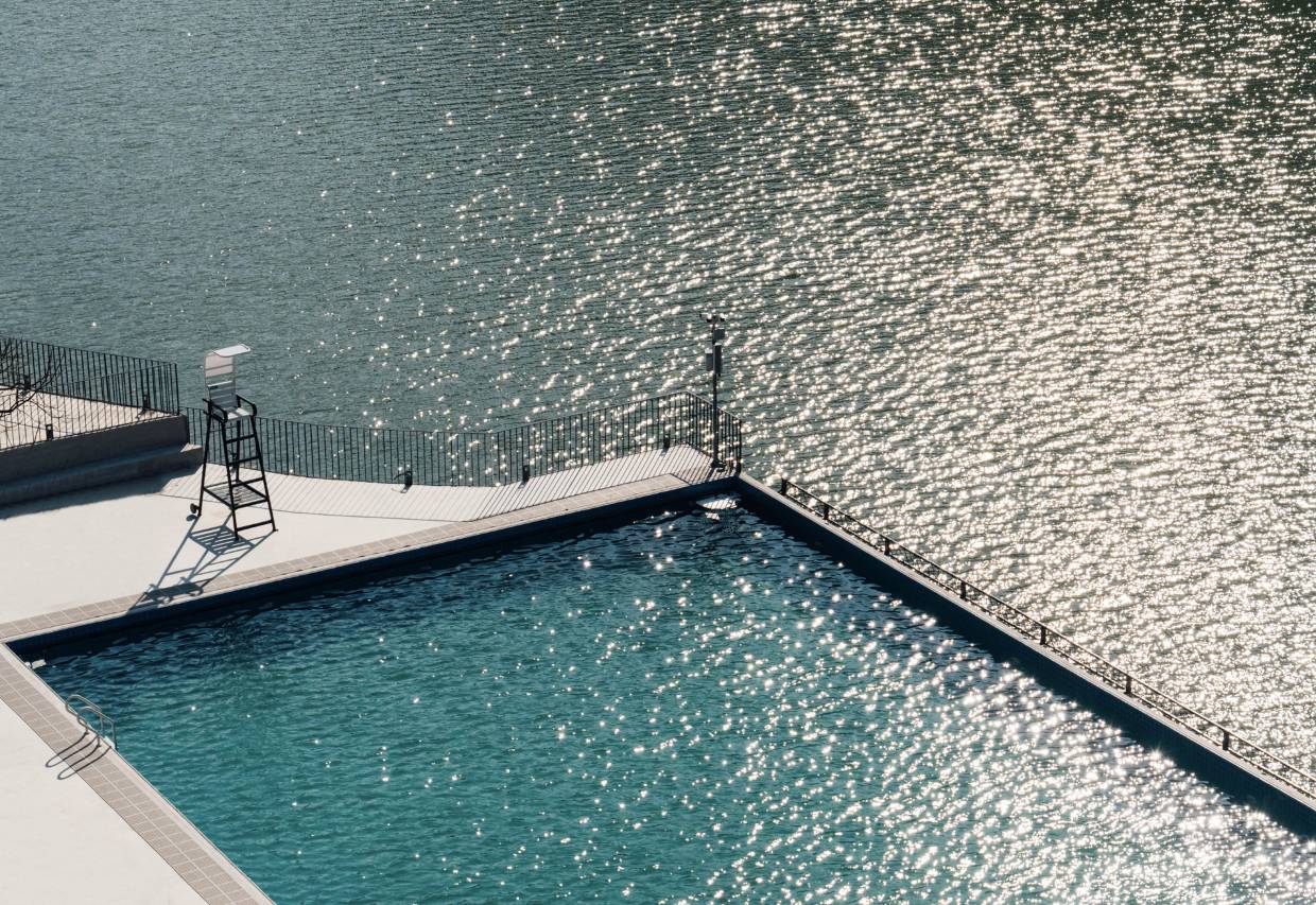 那云度假村悬崖上的天空之城图片