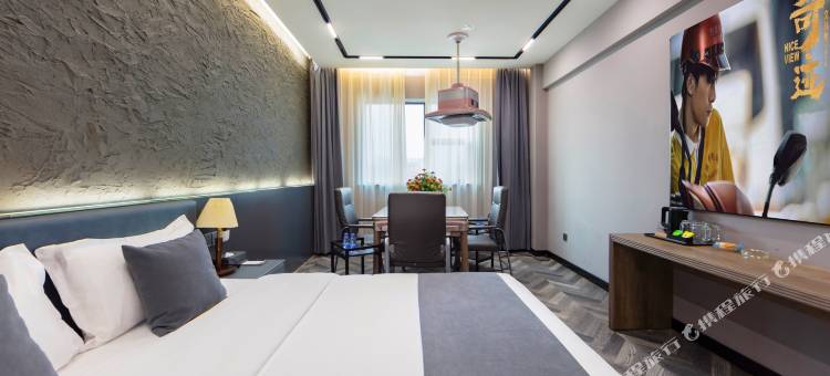 美美智能影院酒店(岳阳火车站步行街店)图片