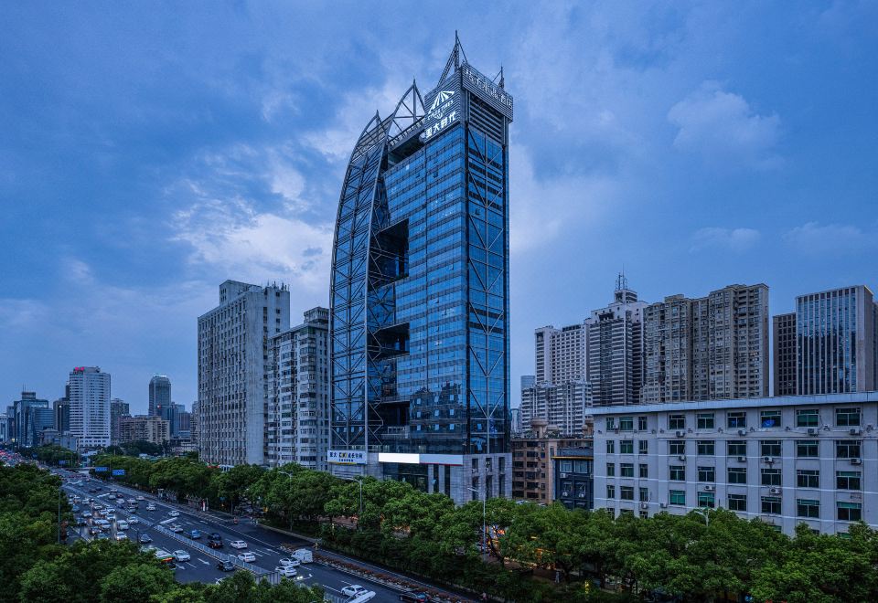 桔子水晶长沙五一大道酒店外景图