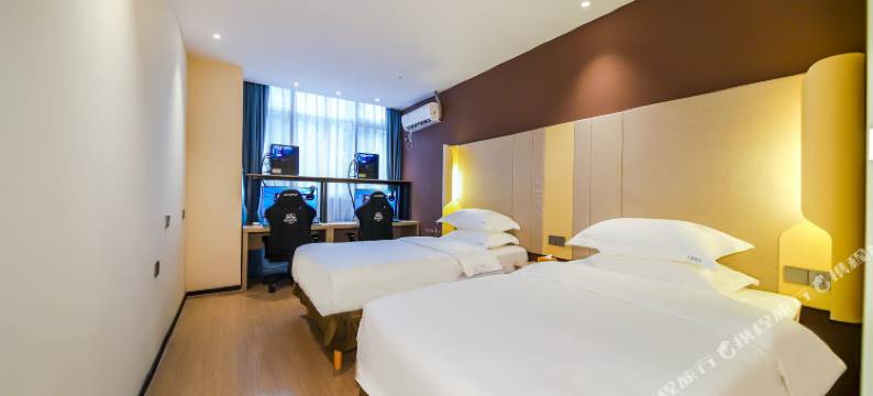 云枫电竞酒店(南京竹山路地铁站店)图片