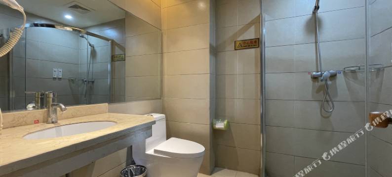 邛崃富宏大酒店(邛崃第一中学高铁站店)图片