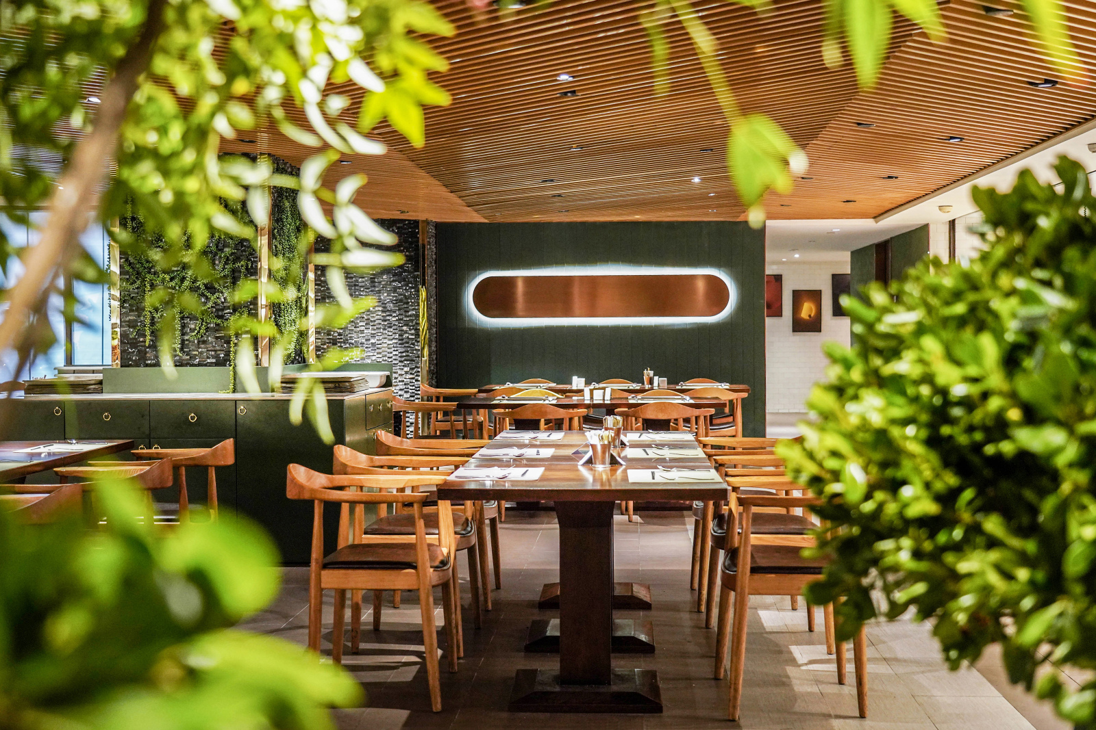 Pullman Shanghai Skyway Hotel Over view