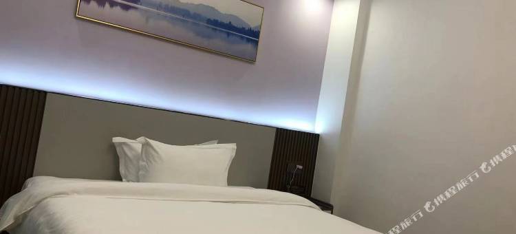 铂悦酒店(怀集幸福街道店)图片