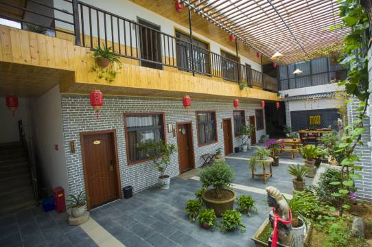 可沃民宿(华山景区游客中心店)