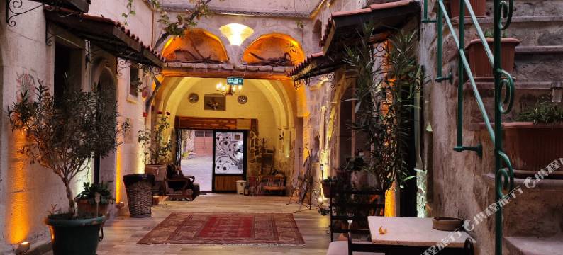 Vintage Cave House图片