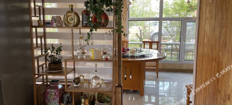 王玉章家庭游·Garden庭院观景度假民宿(额尔古纳龙山公园店)图片