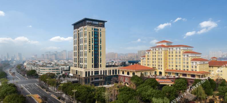 兴化天宝皇冠假日酒店图片