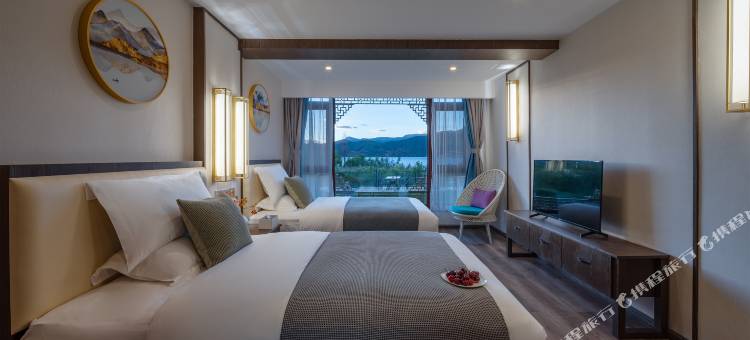 泸沽湖呀啦嗦庄园图片