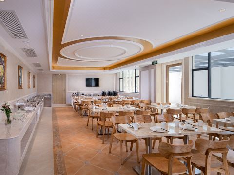 Vienna Hotel (Shenzhen Pingshan High-Speed Railway Station Pingshan Bonded Zone North Gate) Hotel Overview