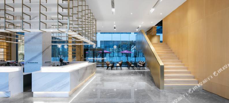 几诺酒店(武汉极地海洋世界宏图大道地铁站店)图片