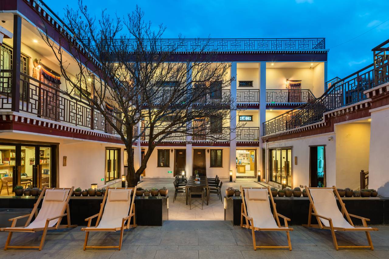 拉萨岩庐别院(布达拉宫店)图片