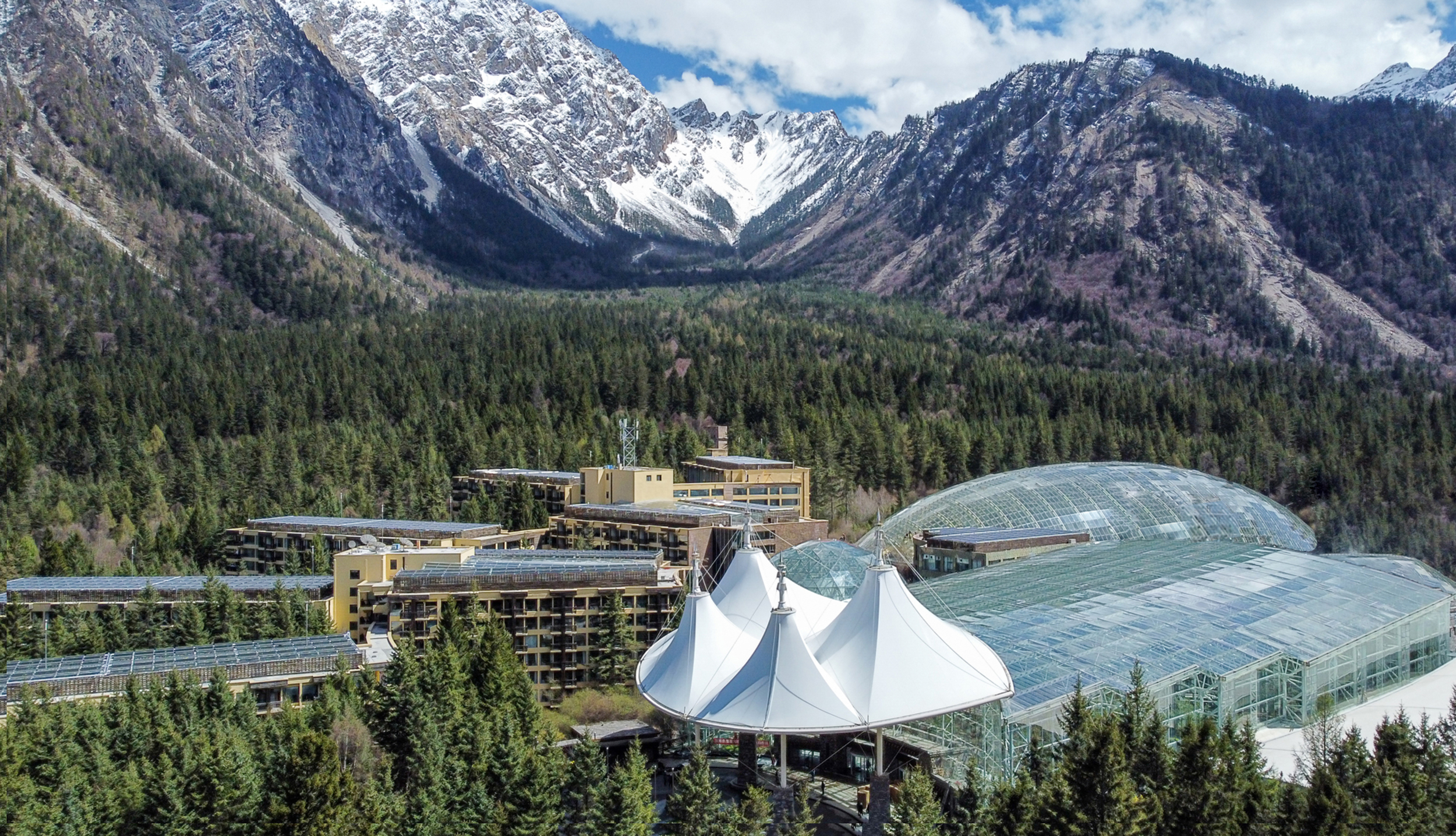 Intercontinental Resort Jiuzhai ParadiseOver view